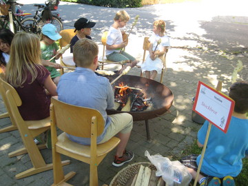 Eine Feuerschale - bei 30 Grad im Schatten?