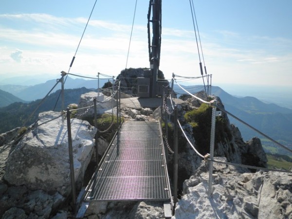 Grossansicht in neuem Fenster: Erneuerung der Absturzsicherungen durch Ehrenamtliche 2012 (1) Grossansicht in neuem Fenster: Erneuerung der Absturzsicherungen durch Ehrenamtliche 2012 (1)